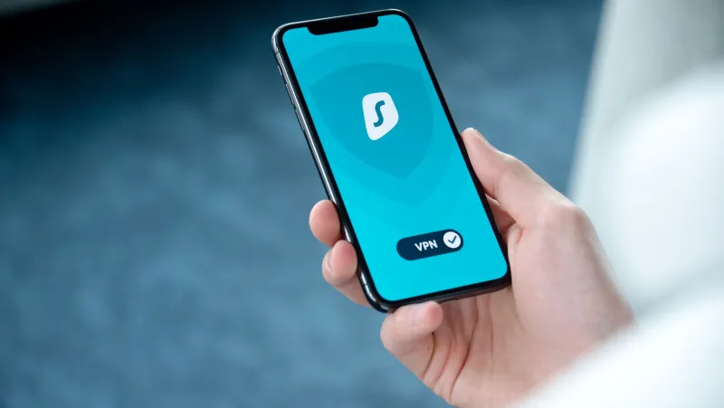 Tu privacidad online al contactar acompañantes en Madrid: guía sin rodeos